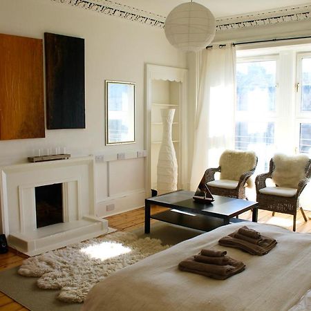 Lothian Road - Castle View Apartment Edinburgh Bagian luar foto